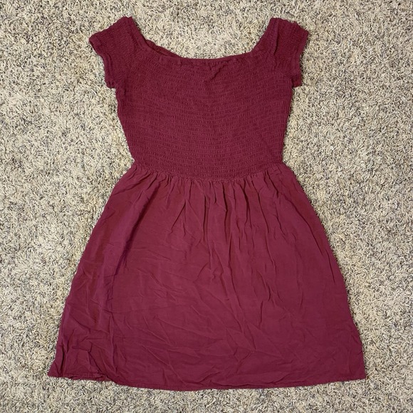 Dresses & Skirts - Mossimo Dress Womens Small Burgundy Short Sleeve Fit Flare Ruffle Texture